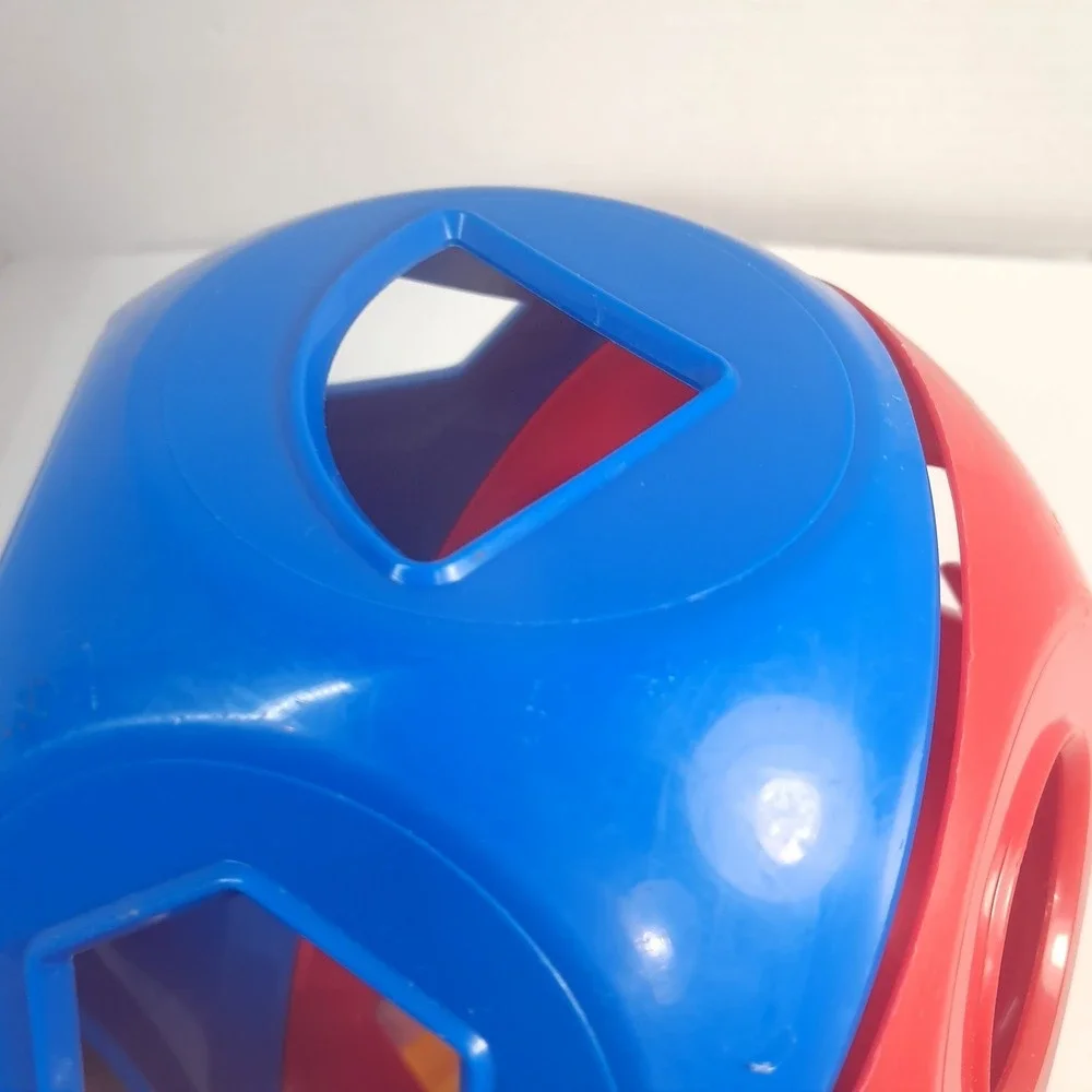 Tupperware Shape O Ball Puzzle Block Toy puzzle Pieces sorter Red Blue READ
